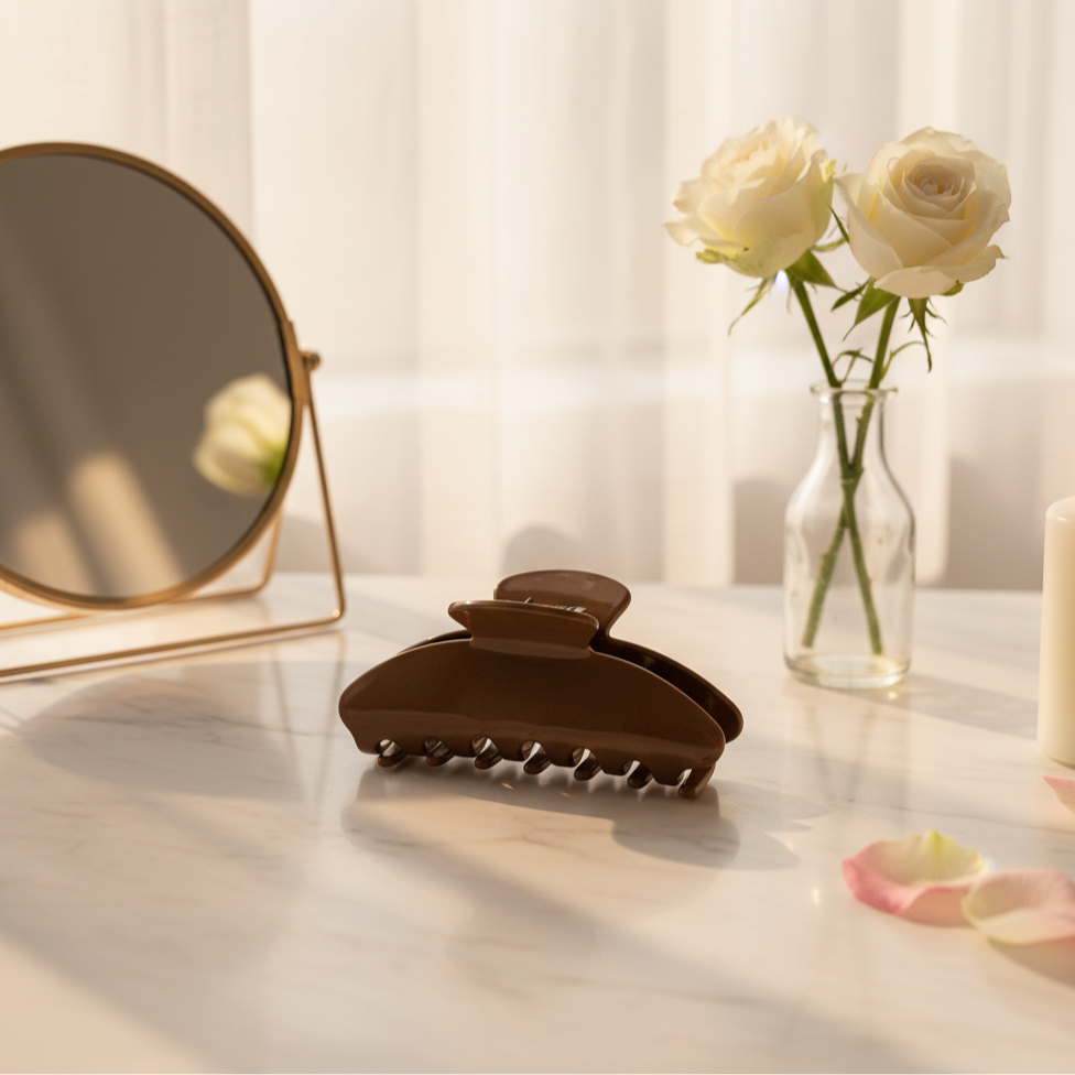 Brown Belle Hair Clip in Dark chocolate