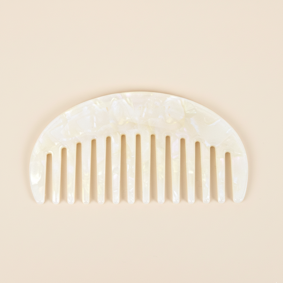 White Moon comb in Morning Dew