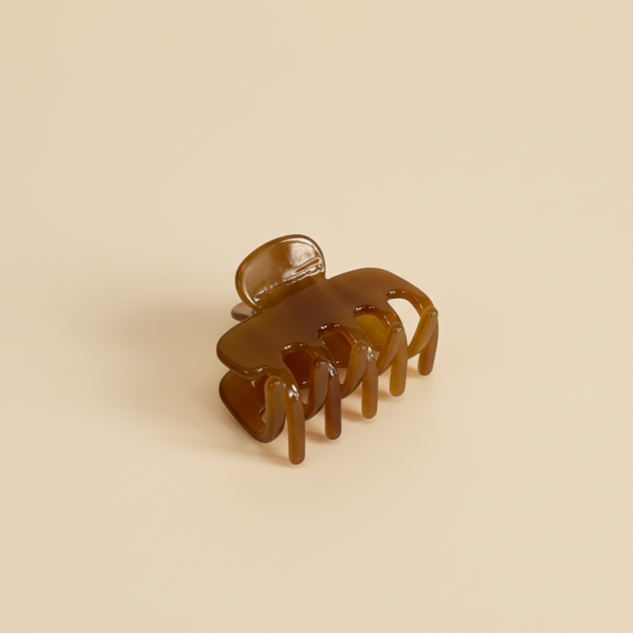 Brown Tiny Claw Hair Clip in Toffee Brown