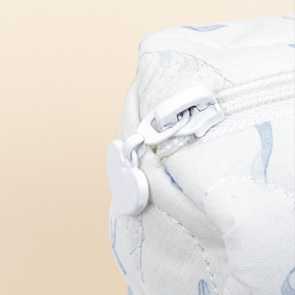 White blue Beauty Pouch Ocean Clams