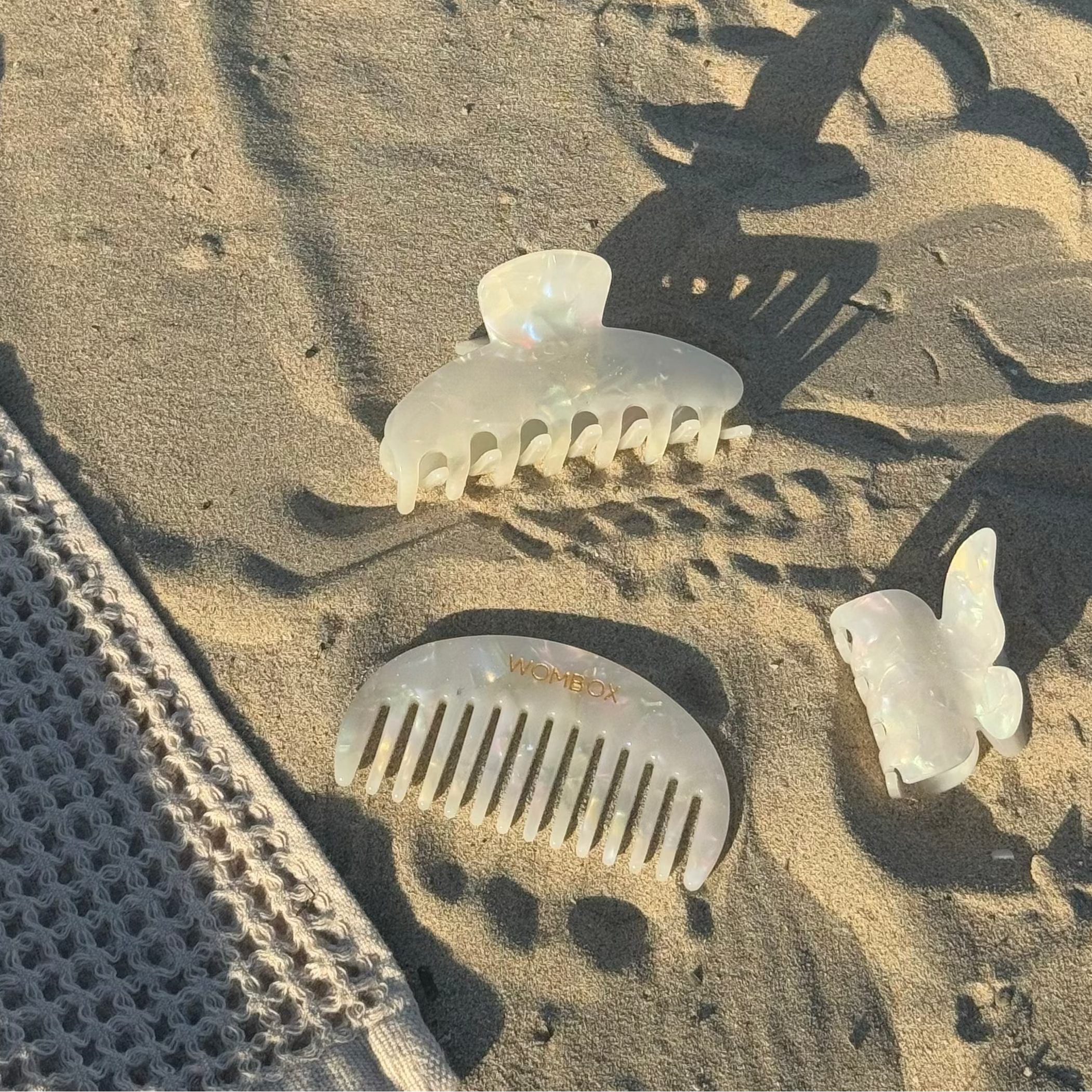 Moon comb in Morning Dew