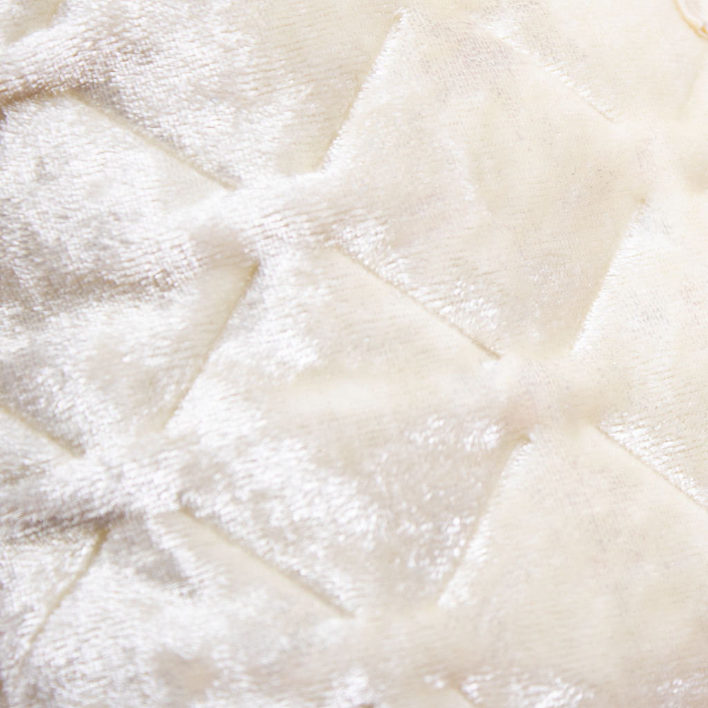 White Beauty Pouch Velvet Pearl