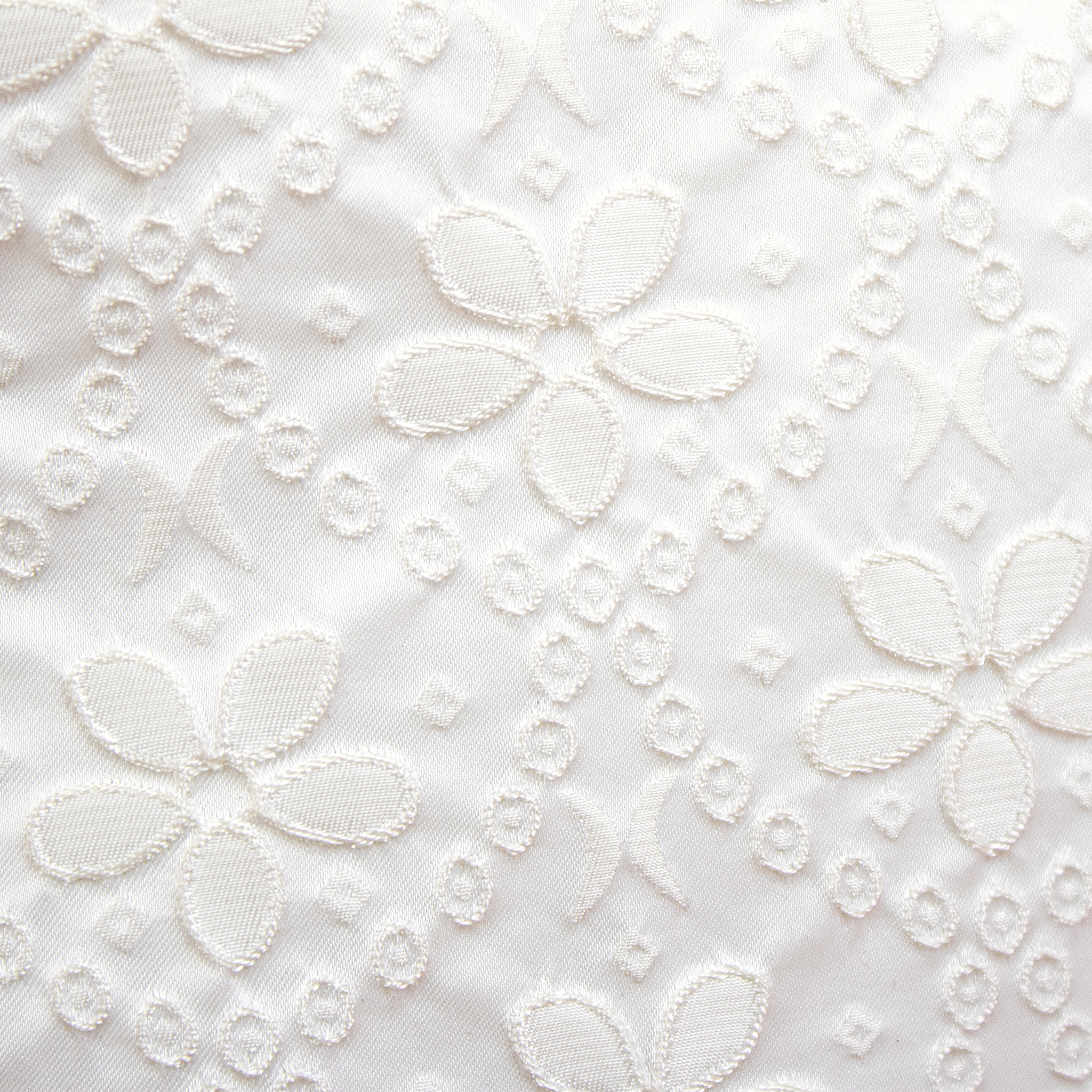 White Beauty Pouch in Lace Dream