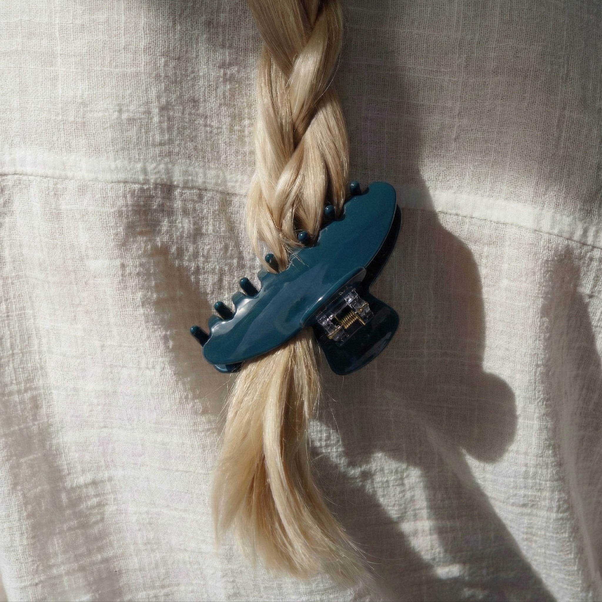 Blue dark Belle Hair Clip Deep Ocean
