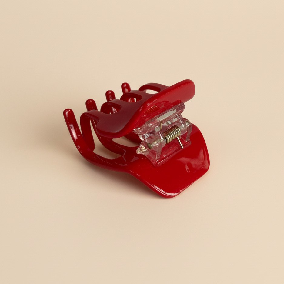 Red Mini Claw Hair Clip in Bloody Mary