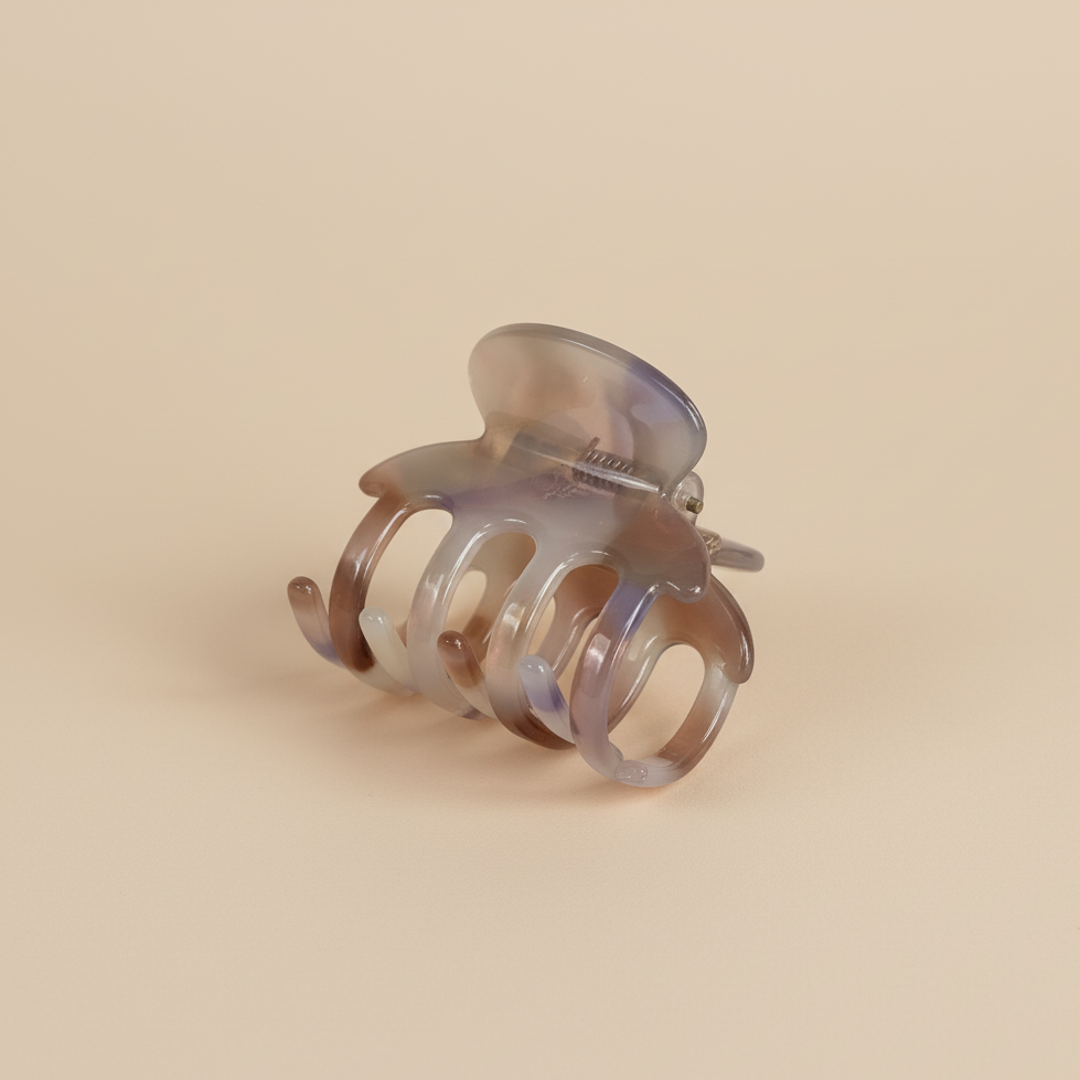 Violeta Tiny Claw Hair Clip in Blush Aura