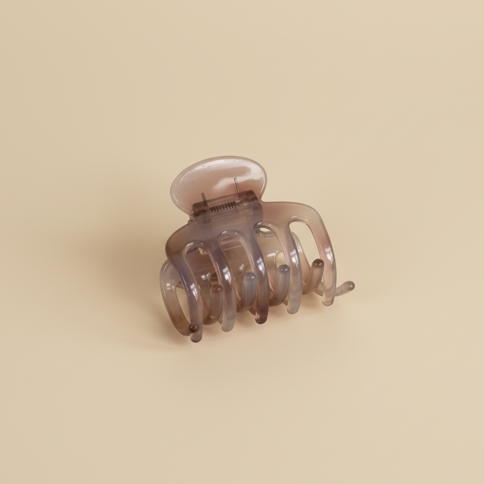 Violeta Tiny Claw Hair Clip in Blush Aura